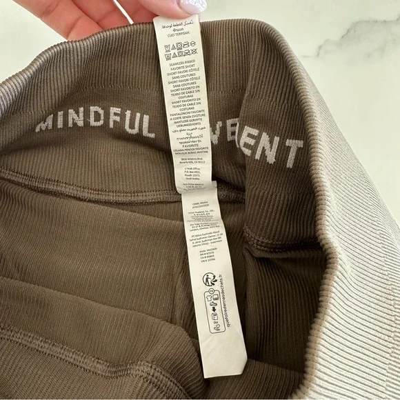 Alo Yoga Seamless Ribbed Favorite Short - 5” - Olive Tree - Size S - Picture 8 of 9